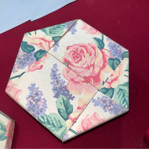 Pink roses HAT BOX and TOP hexagon PINK ROSES Fairy Whimsy 10x12x6” 6 Sides VTG - Picture 6 of 11
